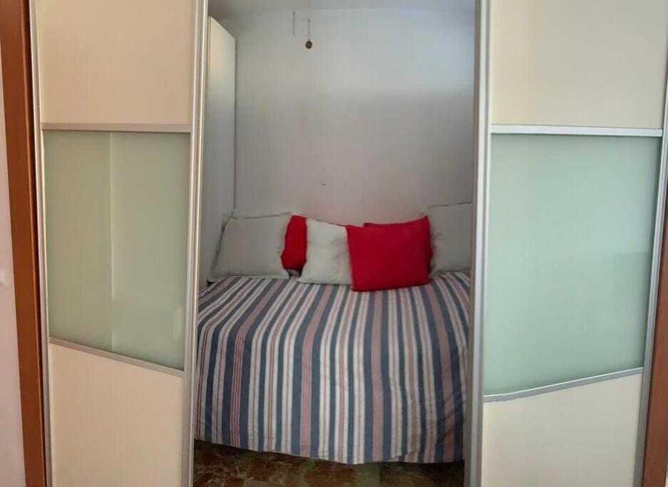 Apartment First Line Of The Sea 贝纳尔马德纳 外观 照片